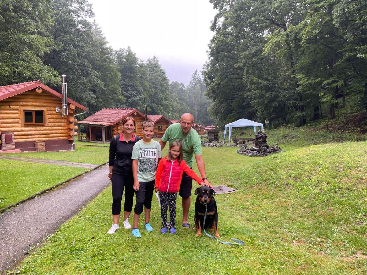 Hotel Dum A Dum Zivohost Esterno foto