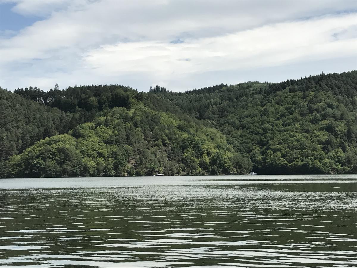 Hotel Dum A Dum Zivohost Esterno foto