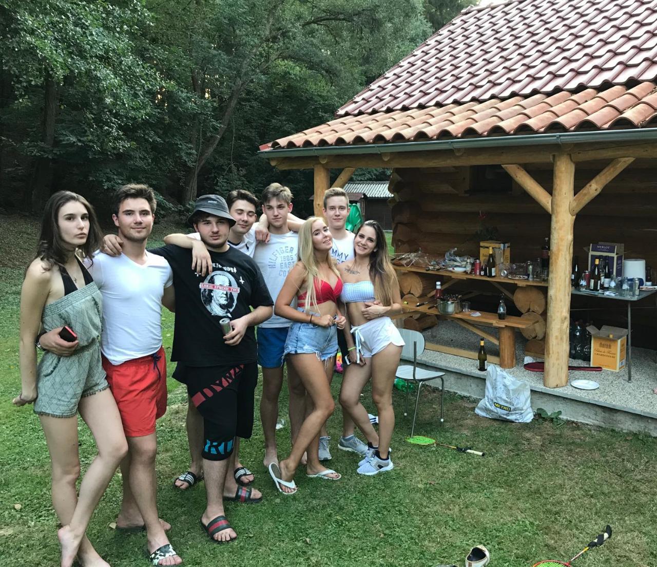 Hotel Dum A Dum Zivohost Esterno foto