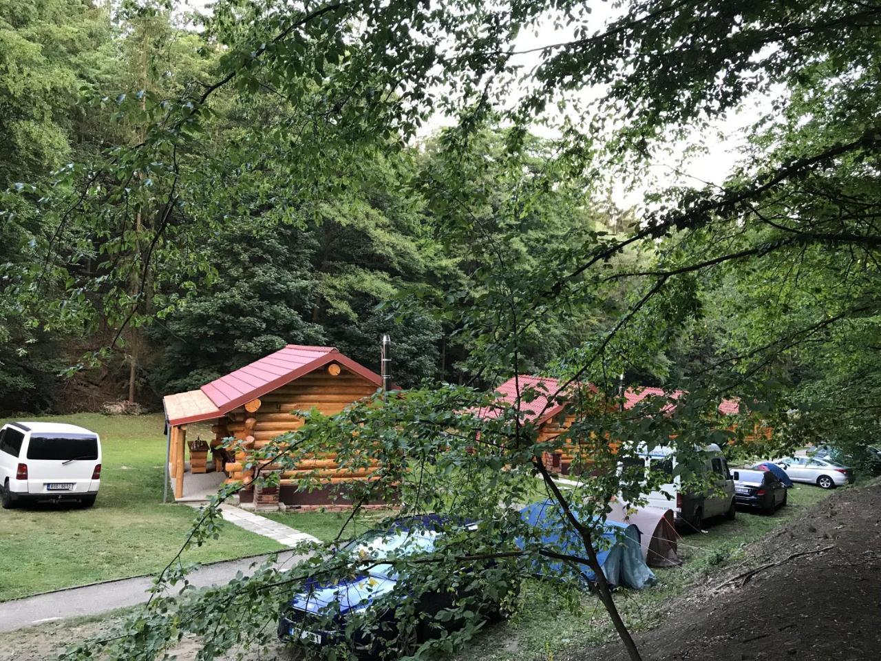 Hotel Dum A Dum Zivohost Esterno foto